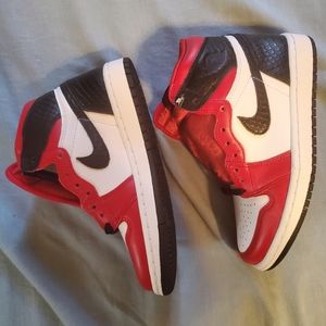 Nike Jordan One Retro High Satin Snake Chicago